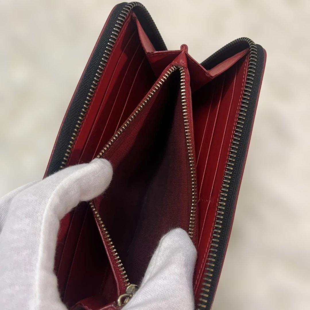 ルブタン スタッズ　ブラック　レッド　長財布　パネトーネ