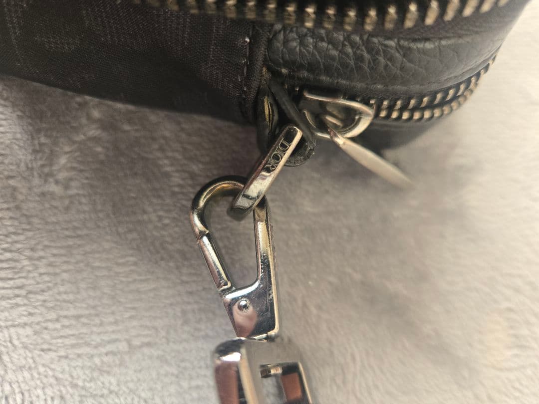 tkd　Dior 黒ショルダーバッグ ロゴ入り