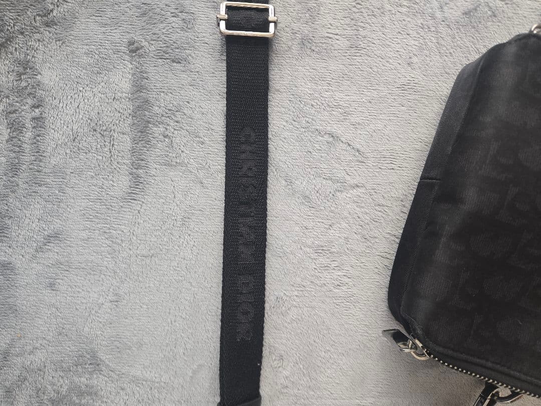 tkd　Dior 黒ショルダーバッグ ロゴ入り