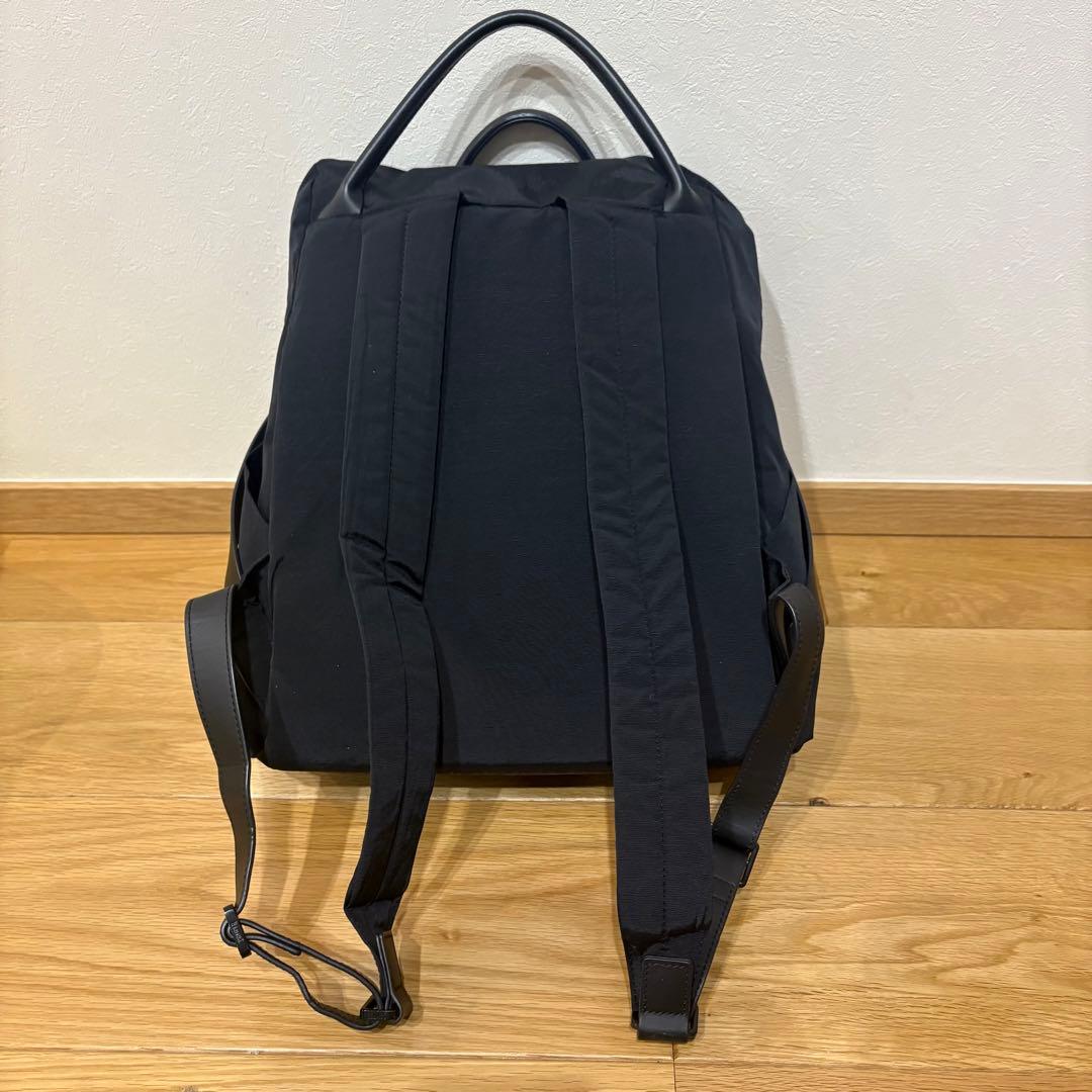 美品　CAMPER カンペール黒 ナイロン リュック通勤　A4収納　ポケット多数