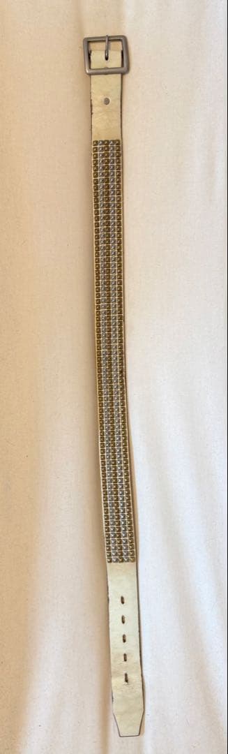 ⭐️HTC⭐️5連ピラミッド⭐️シルバー&ブラススタッズコンビ