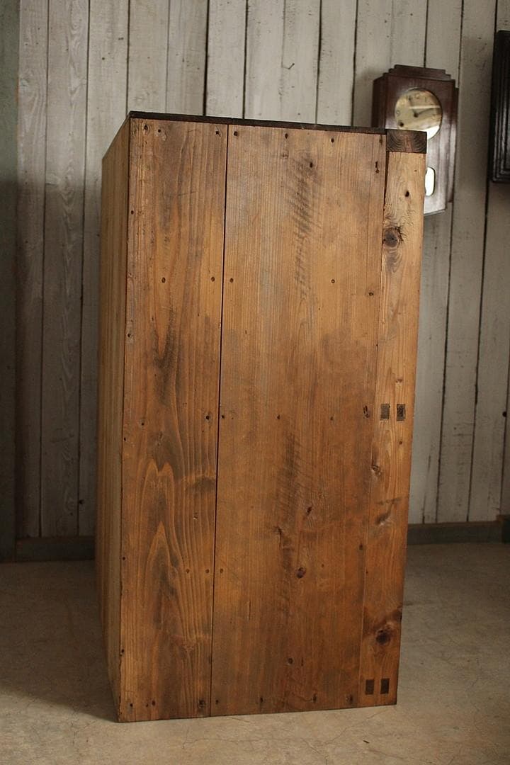 古く味のある木枠ガラス戸棚 食器棚 水屋 キャビネット 古家具