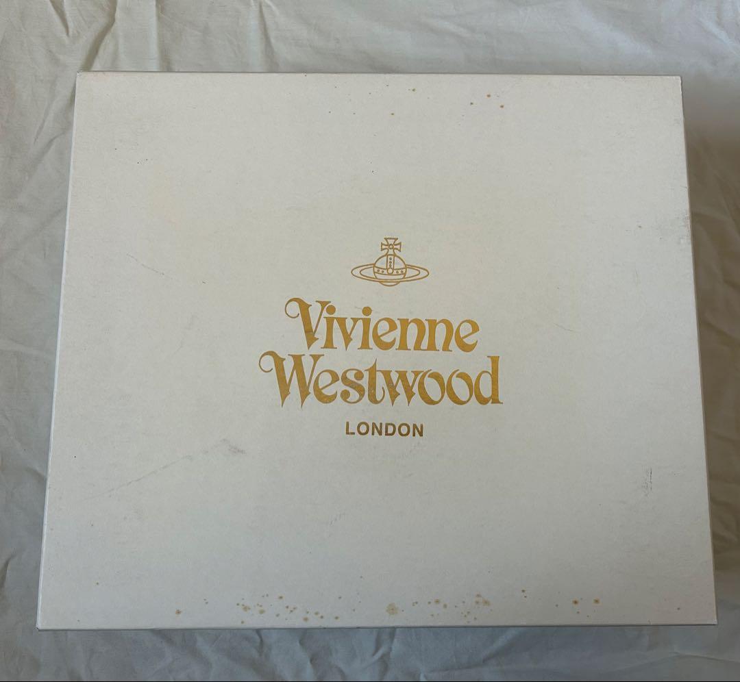 Vivienne Westwood ヴィヴィアンウエストウッド