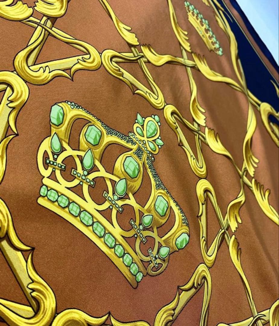 美品 Hermès シルク スカーフ Couronnes エルメス カレ 90