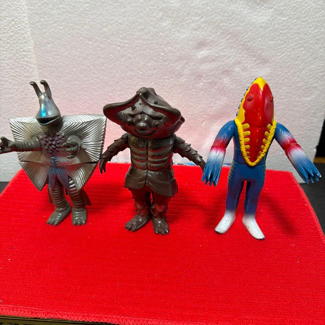 ウルトラマン 怪獣 ソフビ10対まとめ レトロ - メルカリ