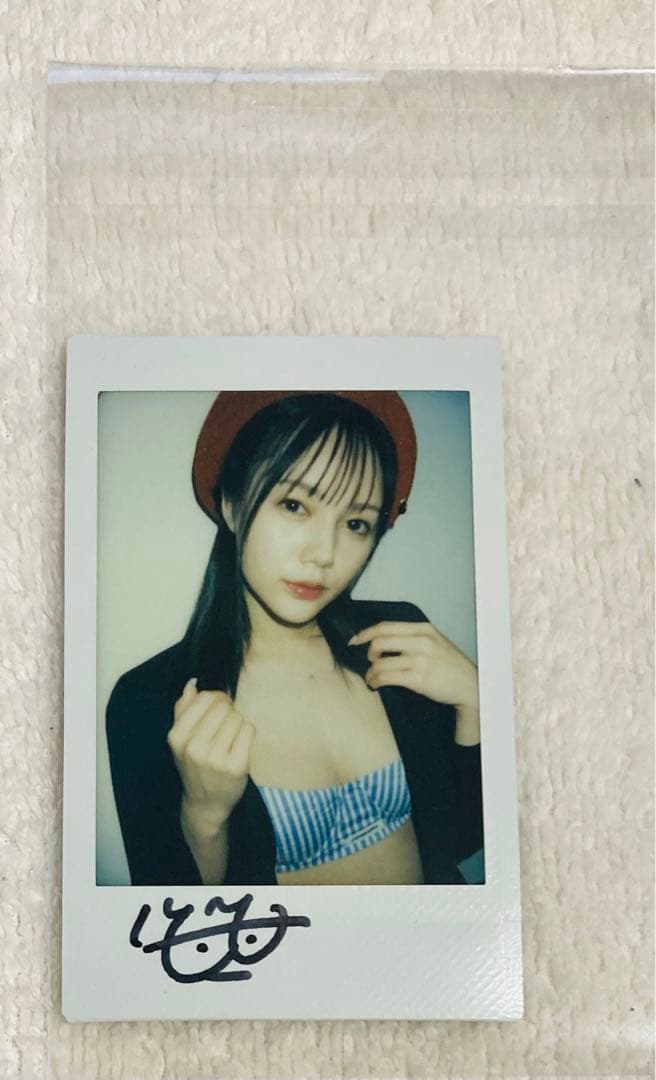 涼森れむさん直筆サイン入りチェキ - メルカリ