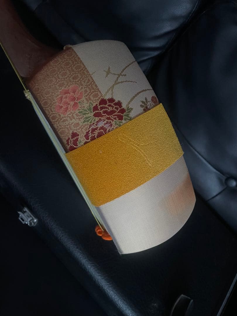 三味線　東さわり　花梨　皮やぶれなし　棹サイズ約30cm ケース付き