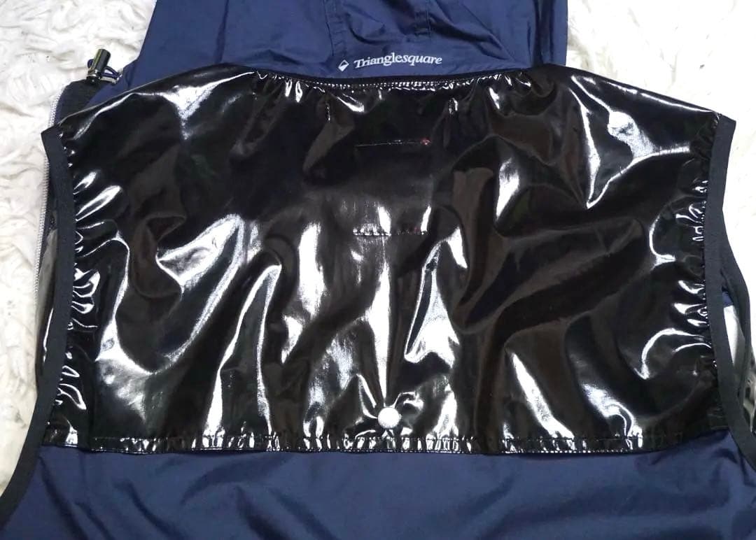 マーク＆ロナ Triangle Squareナイロンベスト フード脱着可