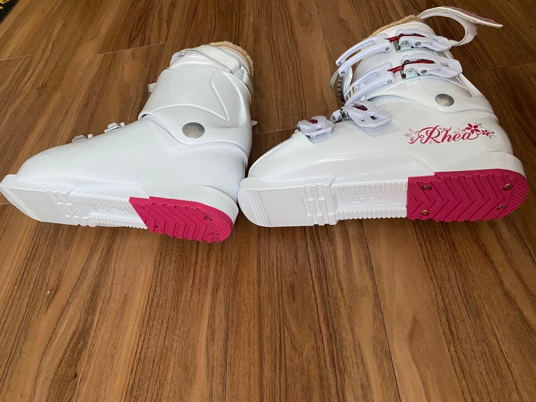 ヘルト　スキー靴　ブーツ　23.0-23.5 未使用品