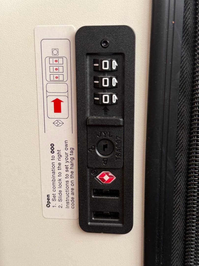 タグ付き新品　スヌーピー　キャリーケース　布バッグ付