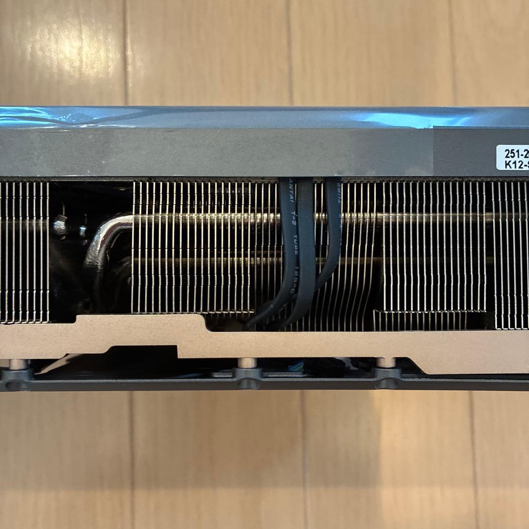 グラフィックボード　グラボ 5090 ヒートシンク　ファン　など