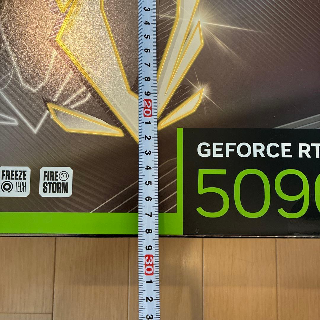 グラフィックボード　グラボ 5090 ヒートシンク　ファン　など