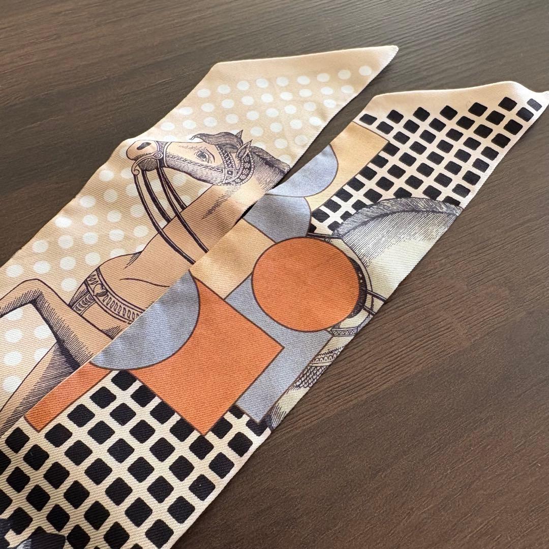 美品 HERMES エルメス ツイリー カヴァリエ・アン・フォルム