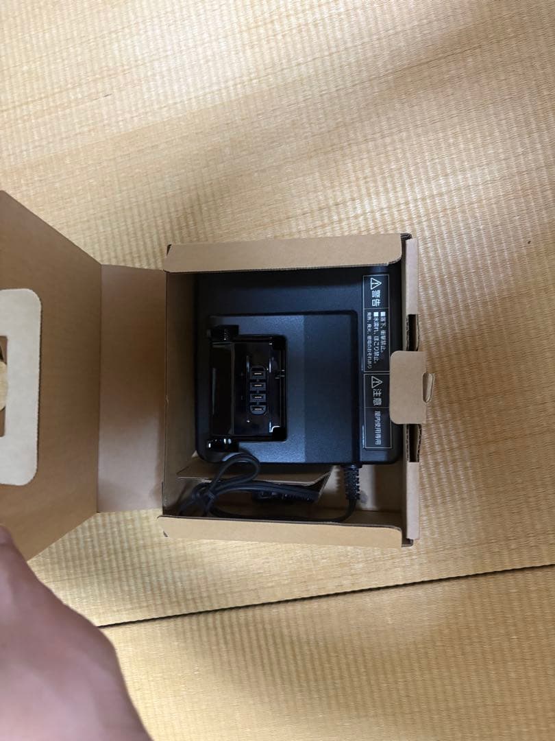 Panasonic NKJ074Z 充電器 Panasonic NKJ074Z 充電器は、電動自転車用