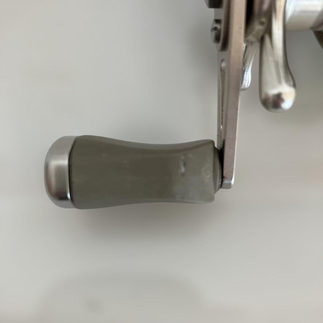 RYOBI VARIUS F300 ベイトリール