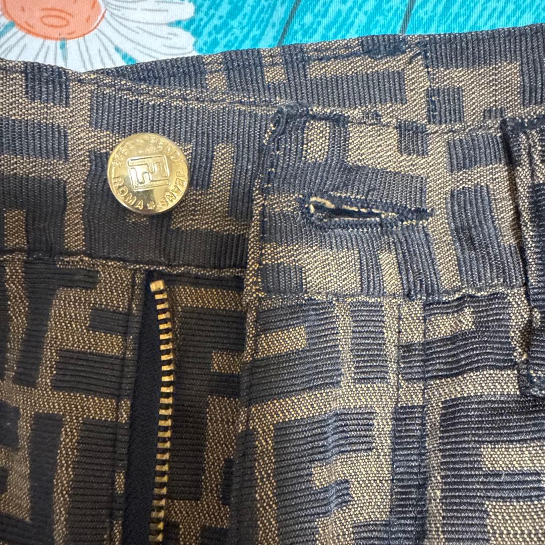 FENDI ロゴパターン ブラウンパンツ