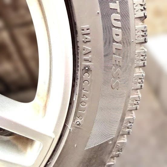 ソ*ル様 スタッドレス 245/45/R17 BLIZZAK VRX2 W213