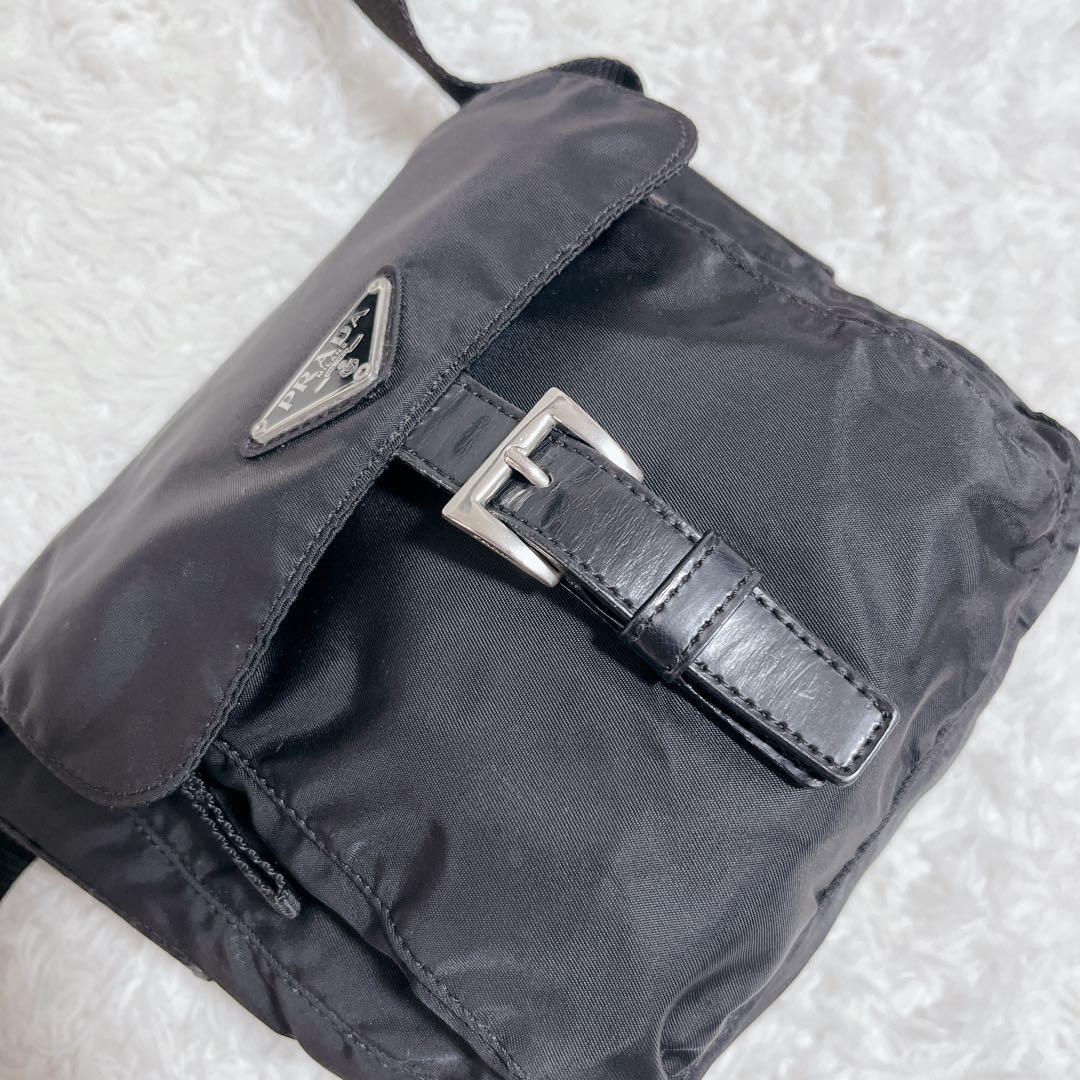 PRADA ショルダーバッグ　カメラバッグ　ナイロン 三角ロゴ 黒　ベルト
