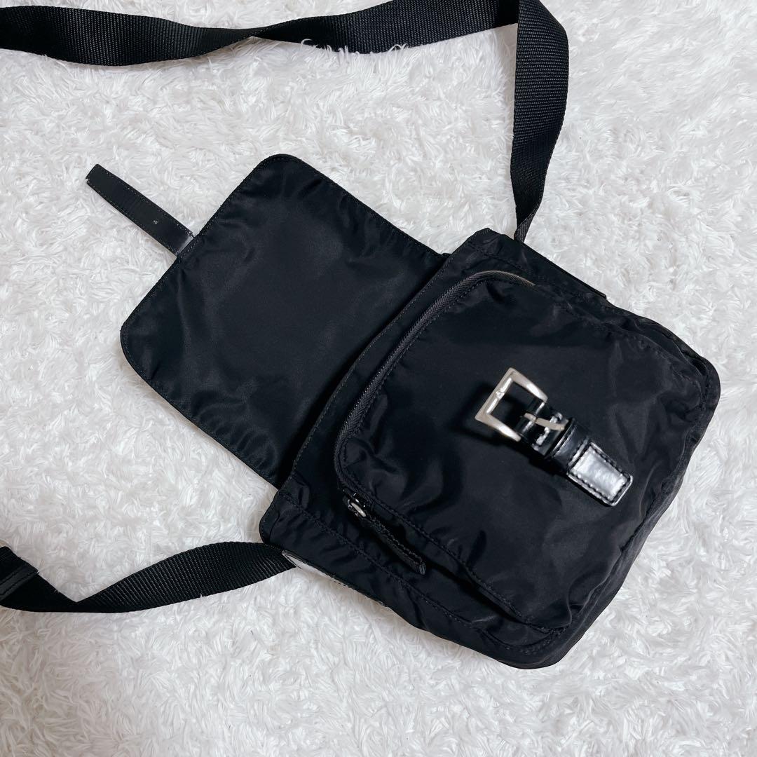 PRADA ショルダーバッグ　カメラバッグ　ナイロン 三角ロゴ 黒　ベルト
