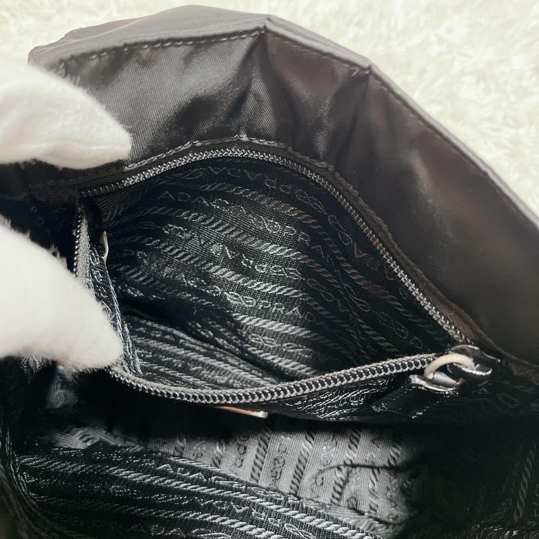PRADA ショルダーバッグ　カメラバッグ　ナイロン 三角ロゴ 黒　ベルト