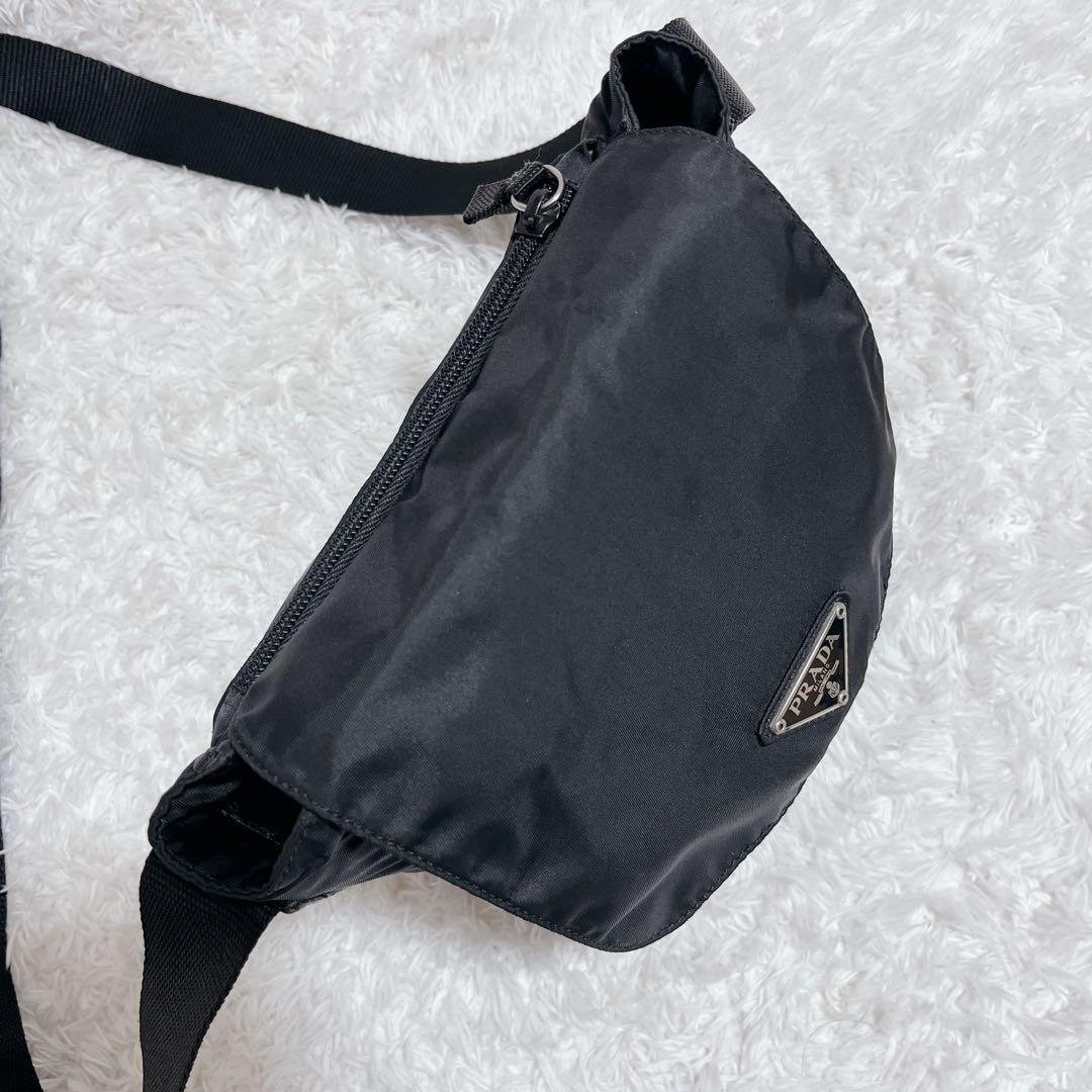 PRADA ショルダーバッグ　カメラバッグ　ナイロン 三角ロゴ 黒　ベルト
