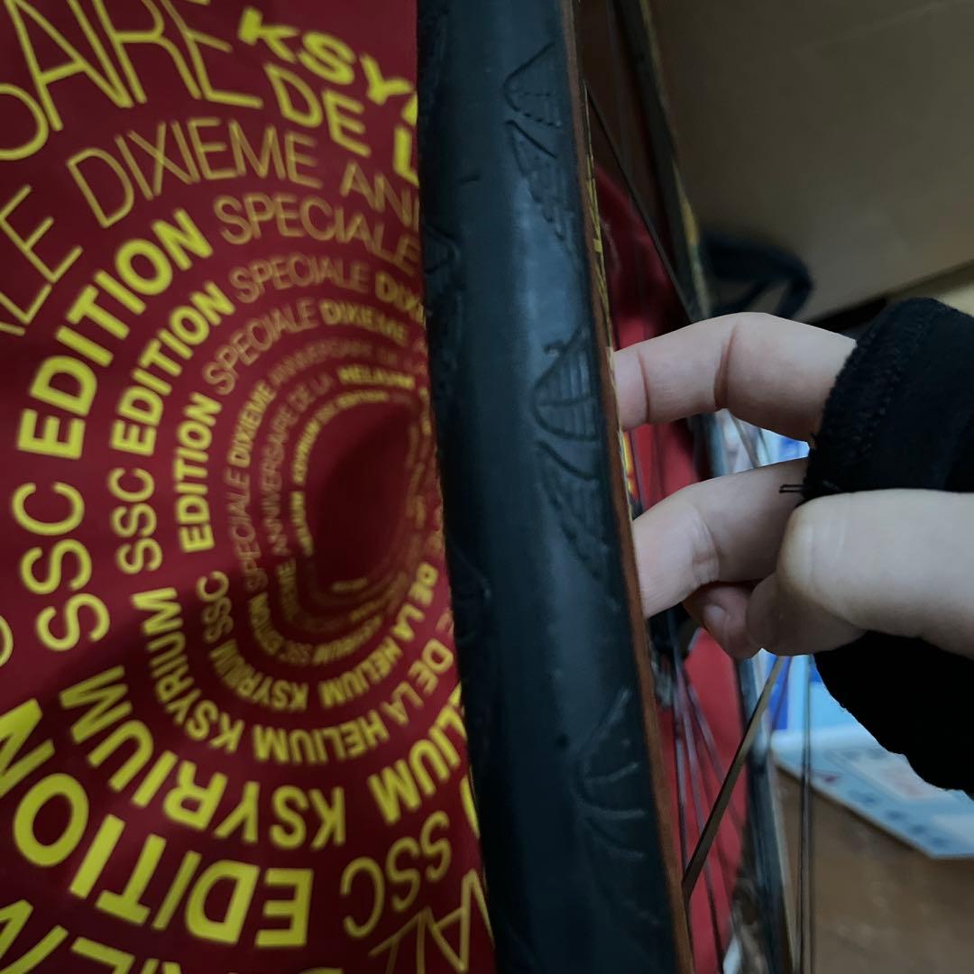 MAVIC Cosmic Carbone SL チューブレスタイヤ