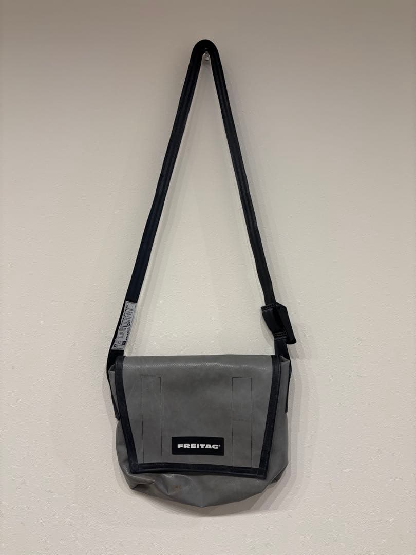FREITAG メッセンジャーバッグ グレー