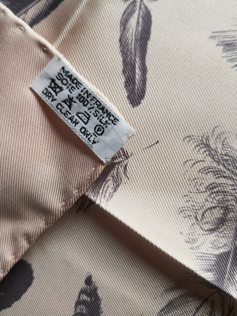 エルメス　HERMES　スカーフ　カレ90　羽根