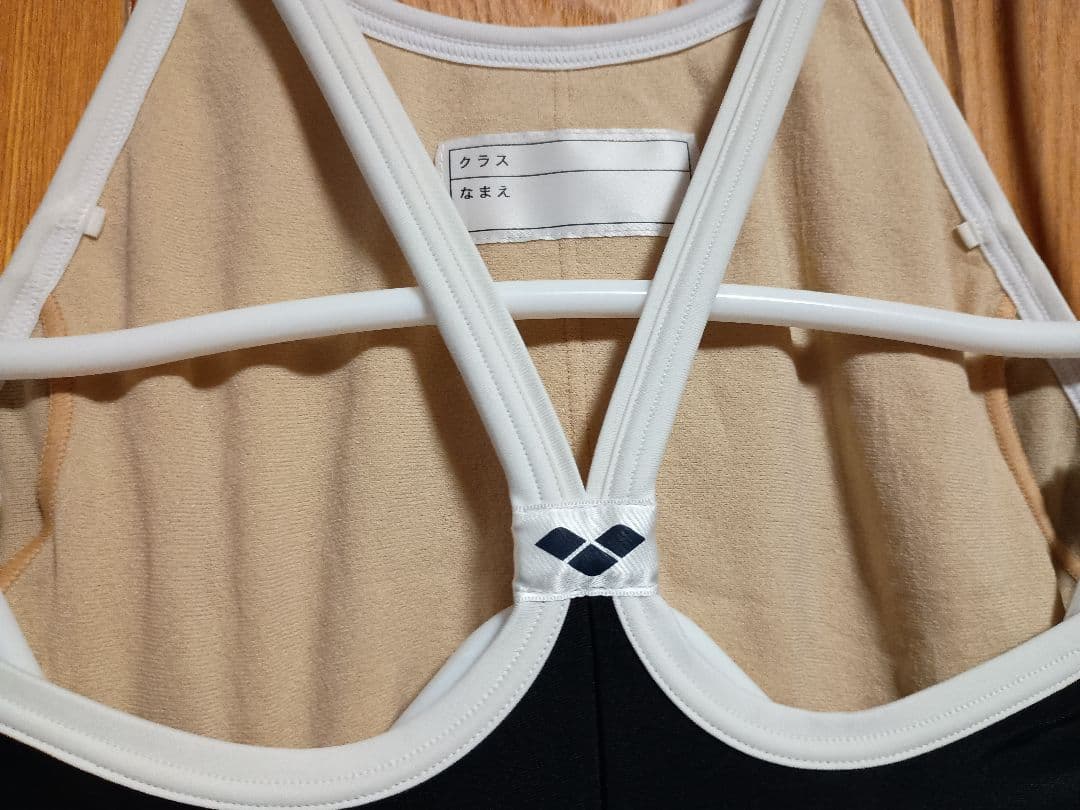 arena アリーナ 競泳水着 ARN-185W 白パイピング Mサイズ 黒色