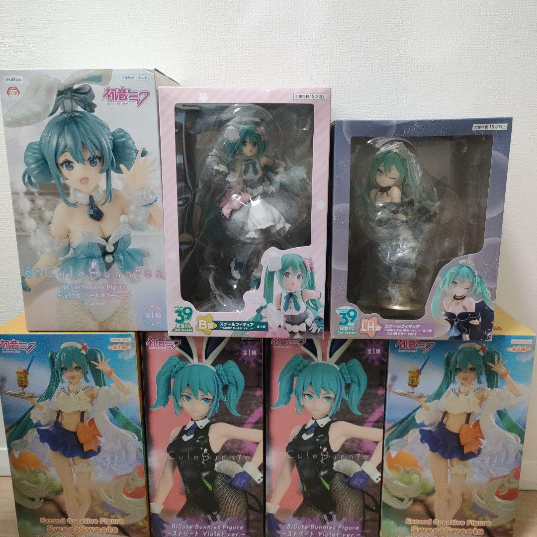OneMall provides Mercari products: 初音ミクフィギュアまとめ売り 39