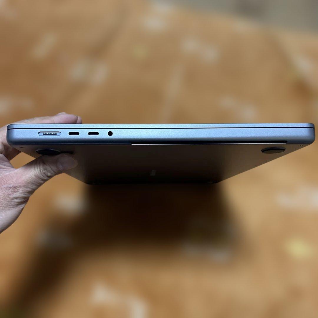 極美MacBookPro 16インチ M1 32/500GB 16コア充放電2回