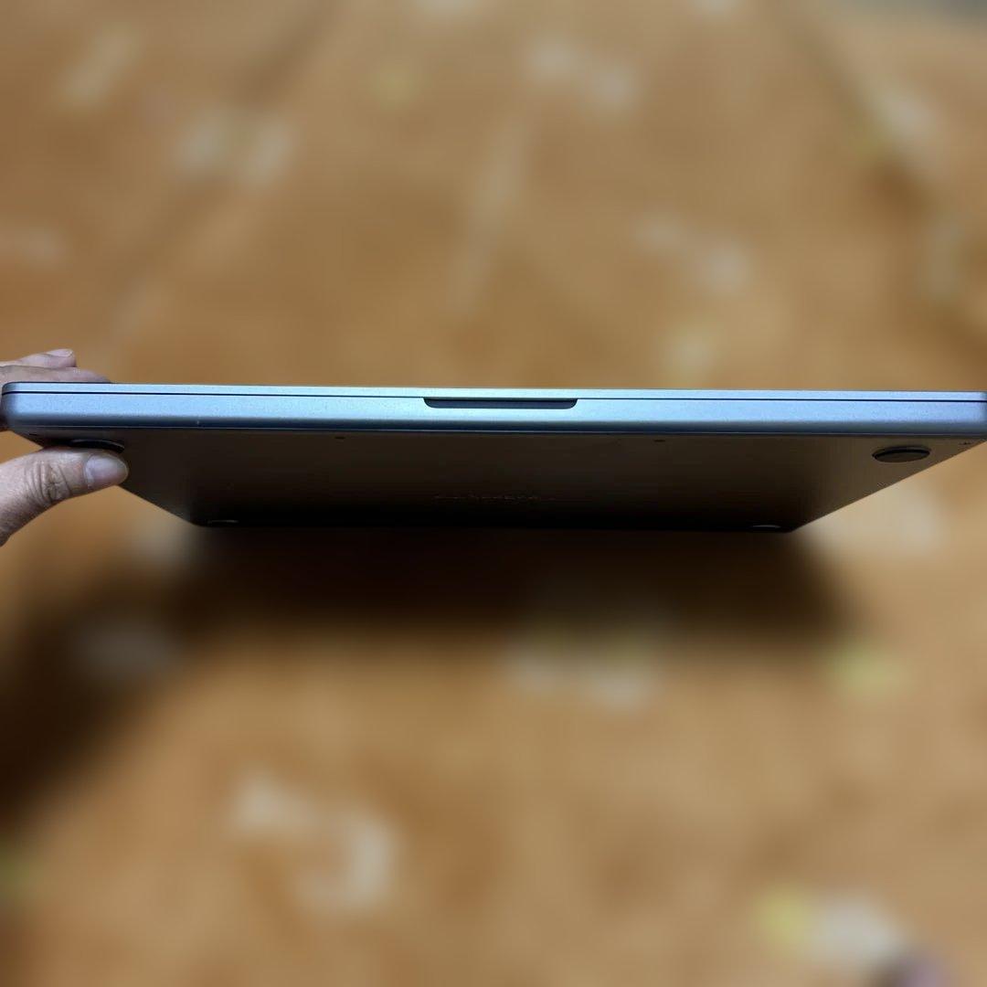 極美MacBookPro 16インチ M1 32/500GB 16コア充放電2回