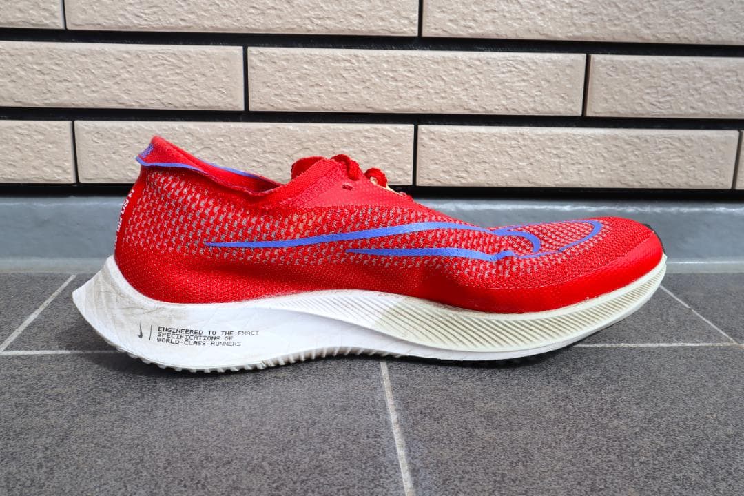 美品・ナイキ ストリークフライ ・27.5cm