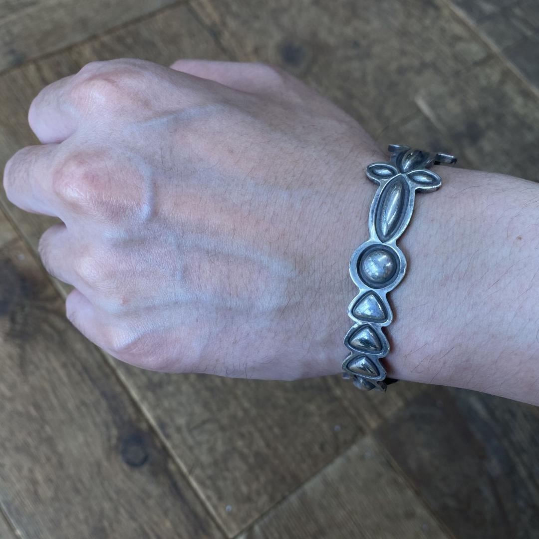 NAVAJO Alex Sanchez ネイティブ スタンプワーク バングル - メルカリ