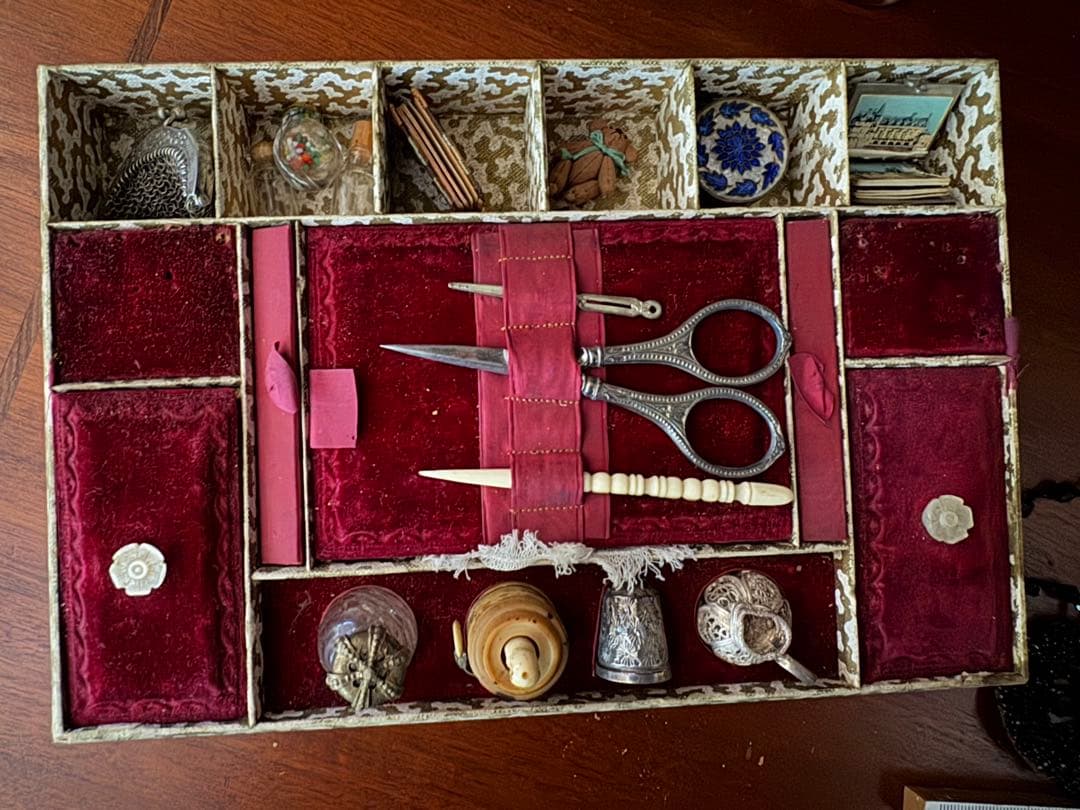 フランスアンティークメルスリー、ボックスのみドールプレゼンテーション