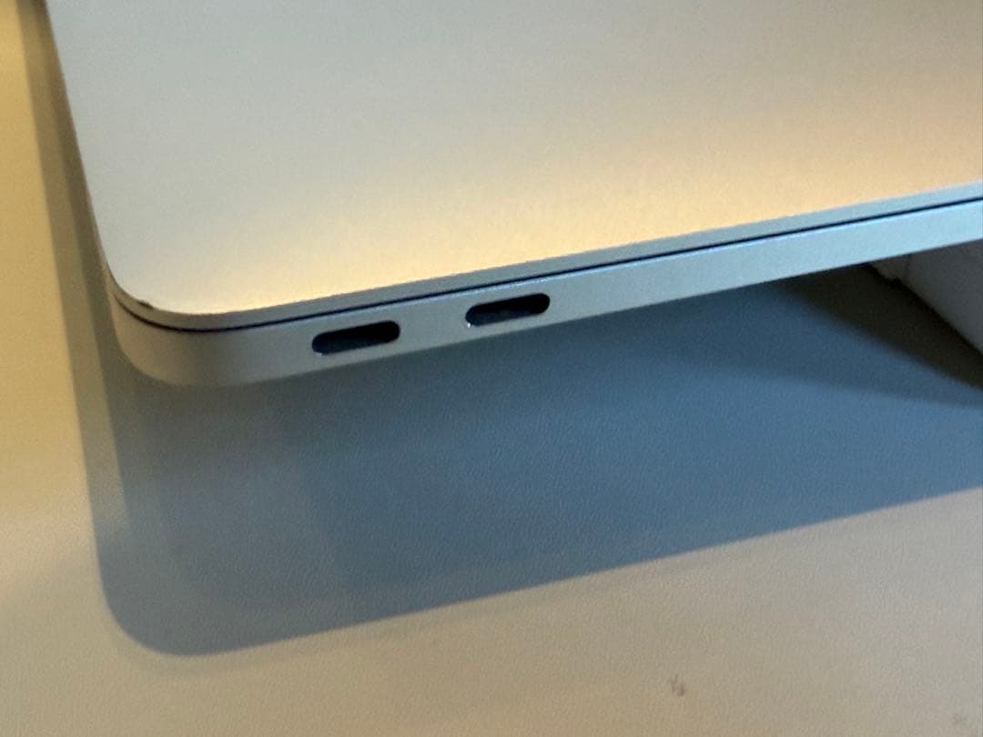 Apple MacBook Air (M1, 2020) シルバー JIS