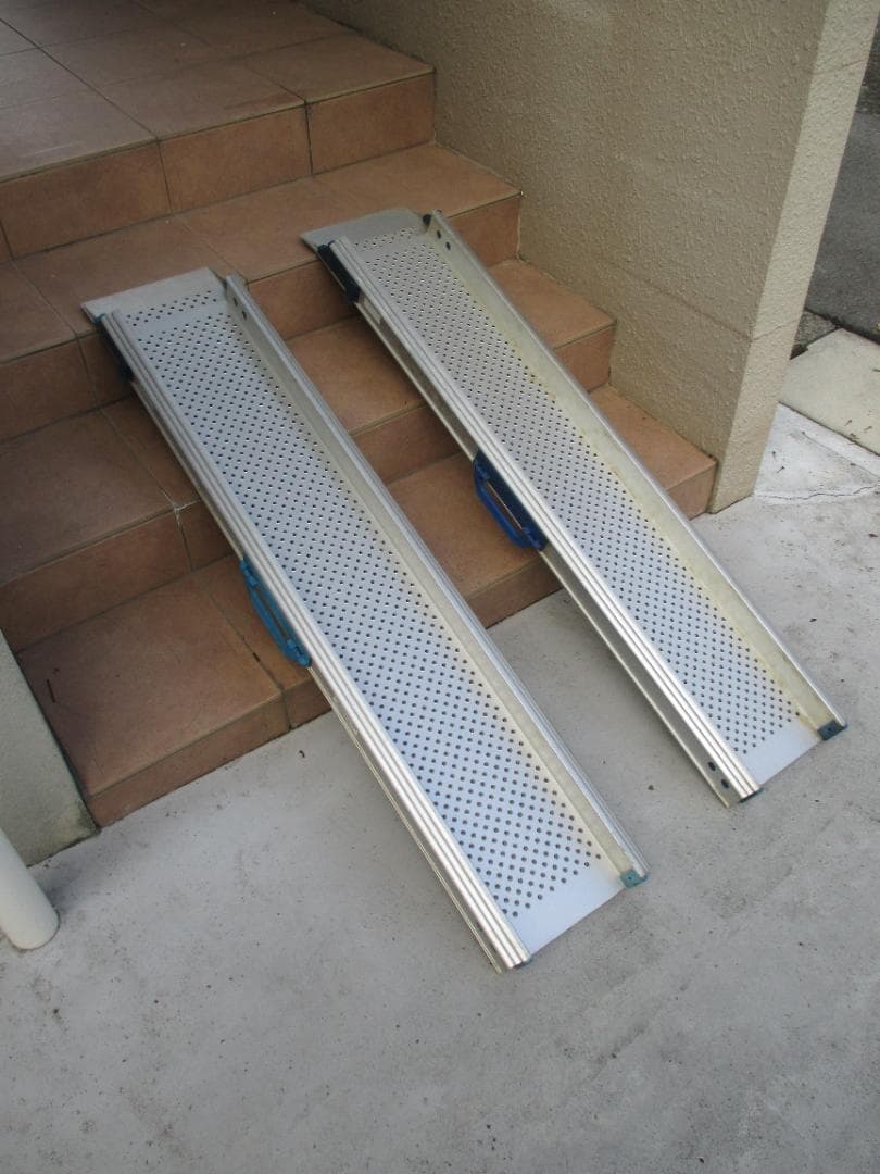 東山産業 スライドスロープ ESK300 アルミ 1.5 ～ 3m車椅子段