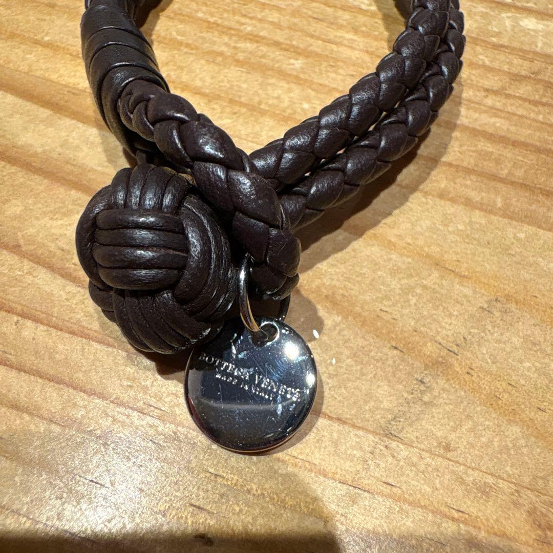 Bottega Veneta ダークブラウン レザー 編み込みブレスレット