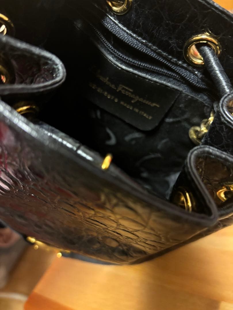 フェラガモ クロコヴァラ 型押しリュックサック