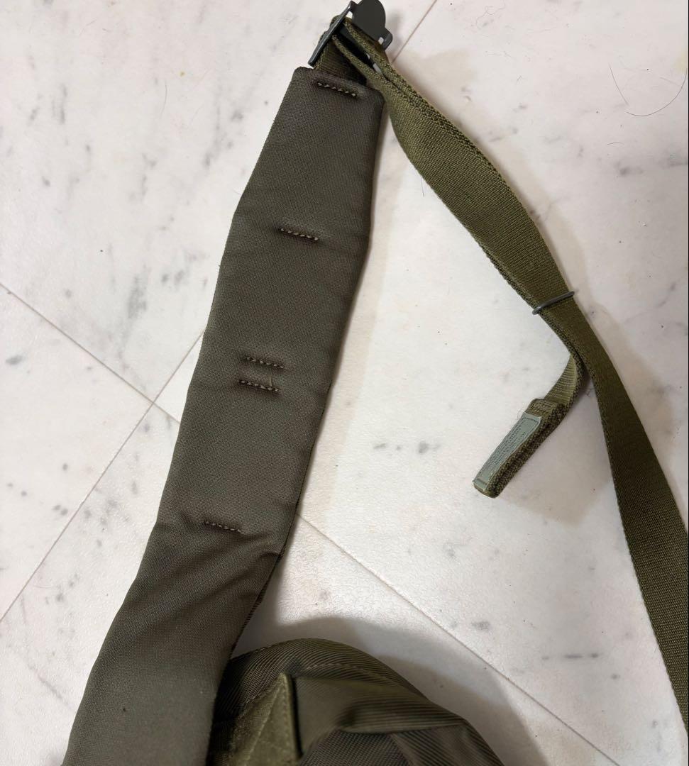 PORTER UNIT スリングショルダーバッグ　L カーキ色