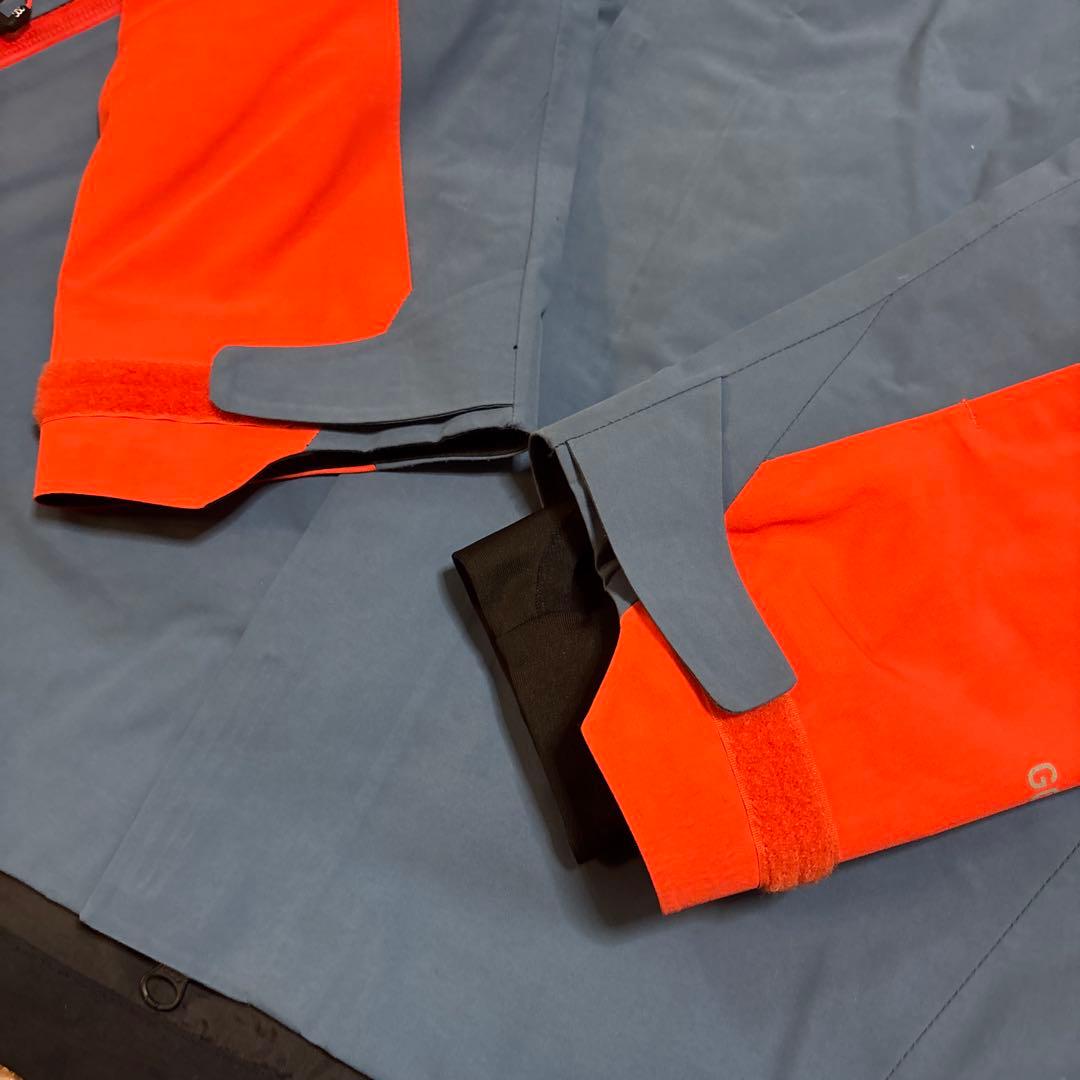 686 シックスエイトシックス GORE-TEX スノーボードジャケット　M