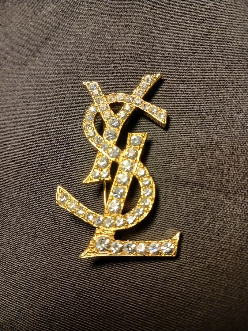美品】イヴサンローラン ブローチ YSLロゴ ラインストーン