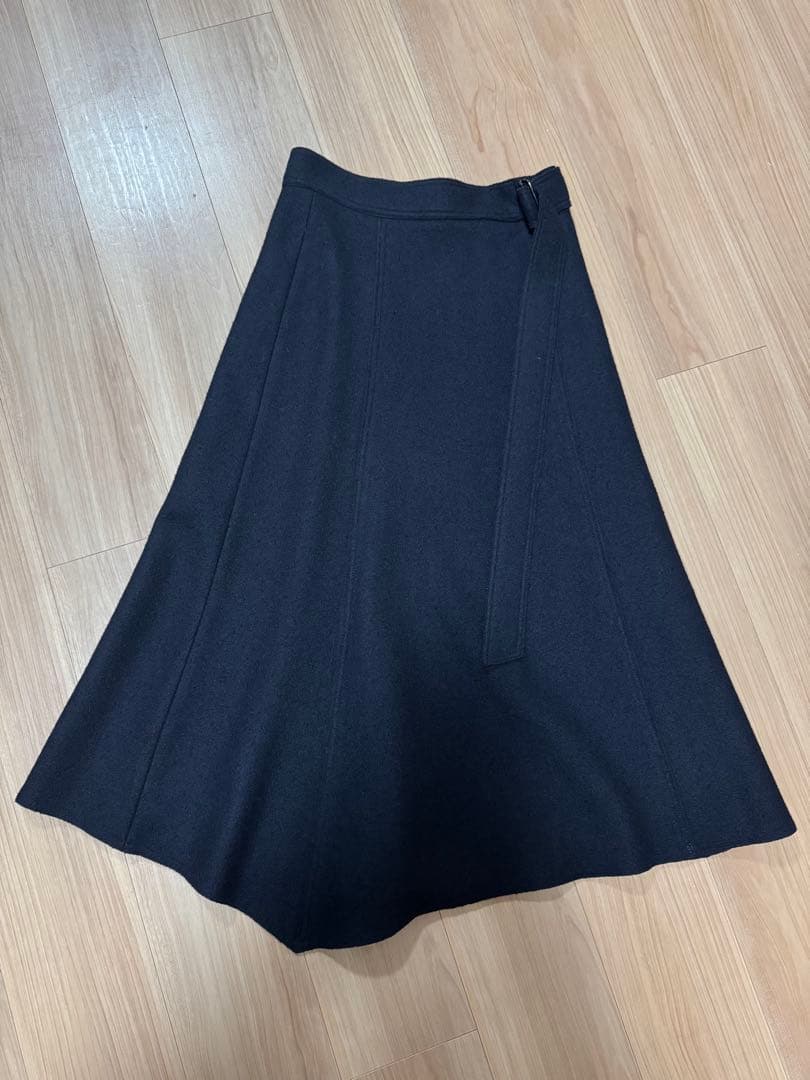 TOMORROWLAND ダークネイビーフレアスカート　36