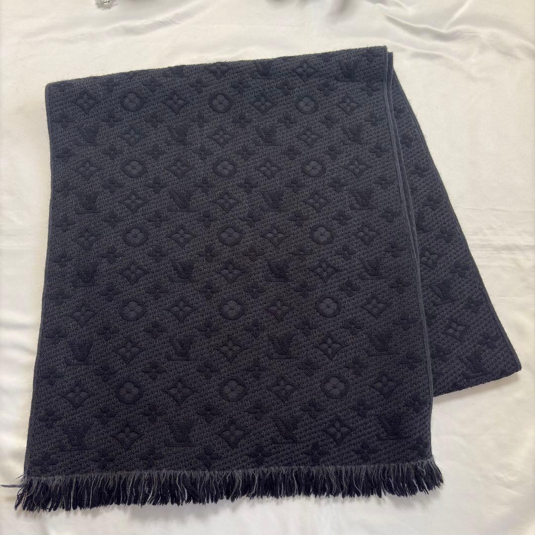 ヴィトン　エシャルプ モノグラム クラシック　マフラー　ブラック