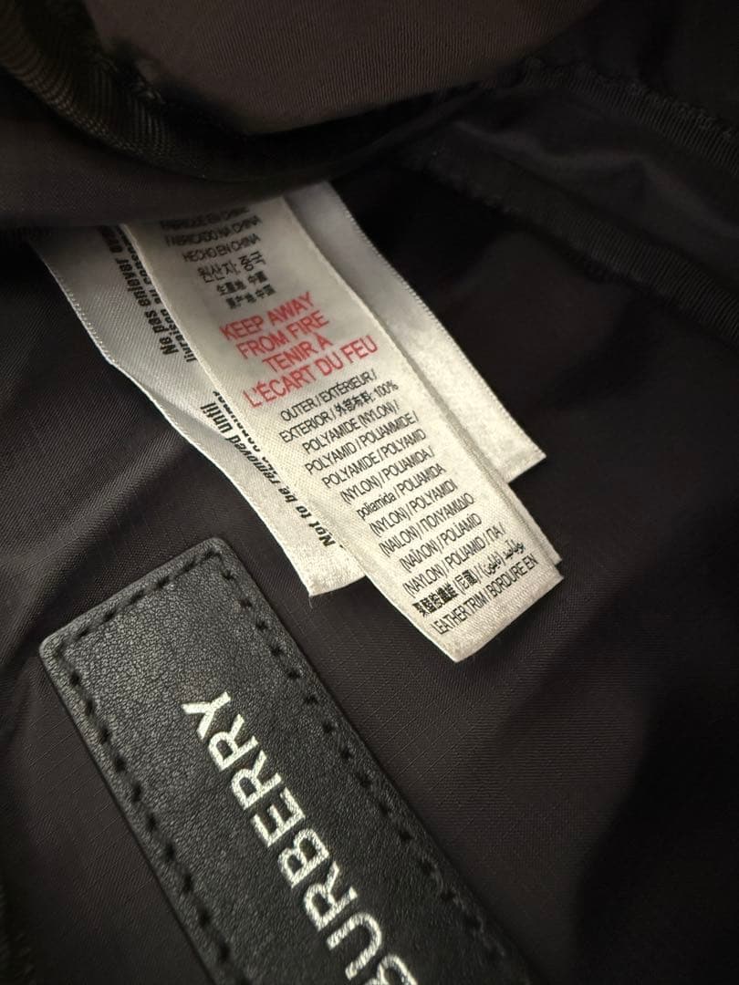 極美品　 バーバリー ボディバッグ ウエストバッグ　ブラック ロゴ