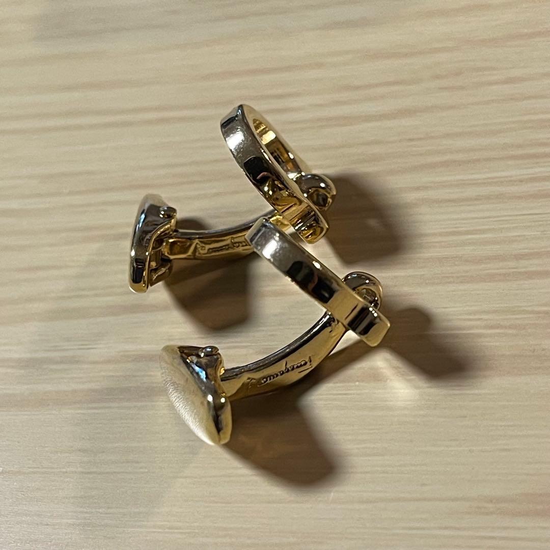 サルヴァトーレフェラガモ カフス