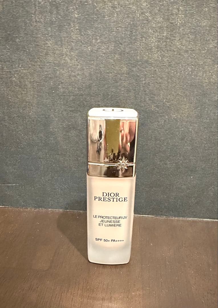 DIOR プレステージ ホワイト ル プロテクター UV ルミエール