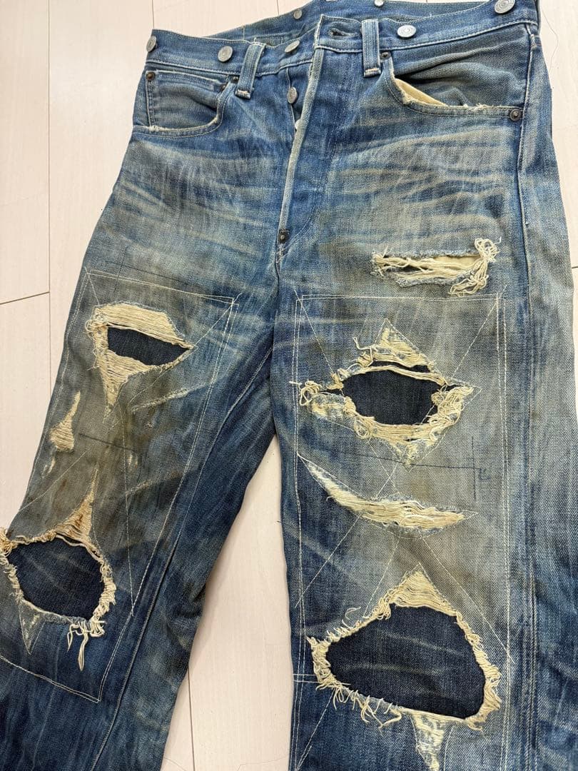 リーバイスダメージ加工デニム