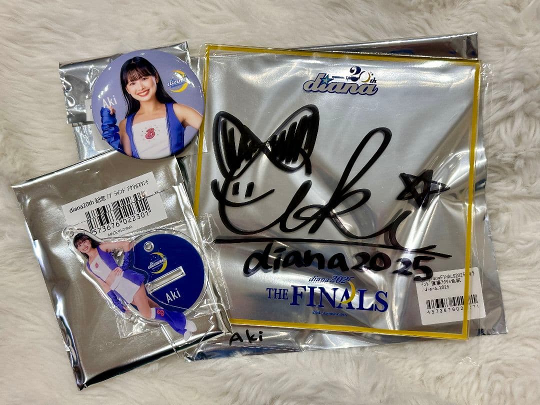 ベイスターズ　diana Aki 直筆サインアクリル色紙 缶バッジ　アクスタ