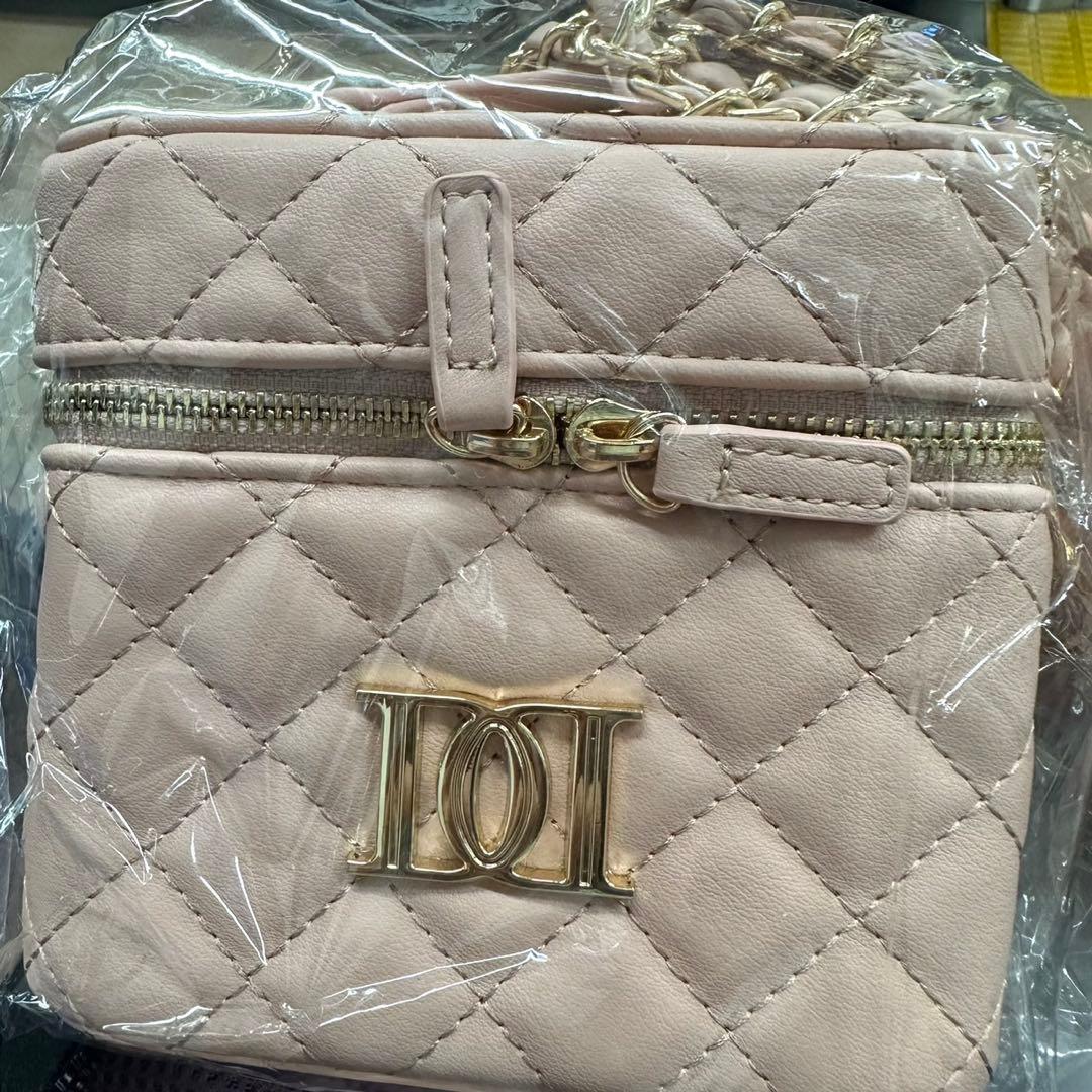 ダーリッチ【ゴールドパーツ】キルティングスクエアミニバッグ ピンク